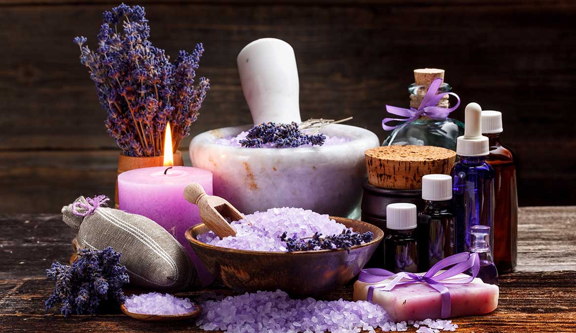 The Power of Fragrance: How Aromatherapy Helps You Find Daily Calm